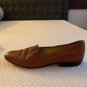 Gucci leather loafer!